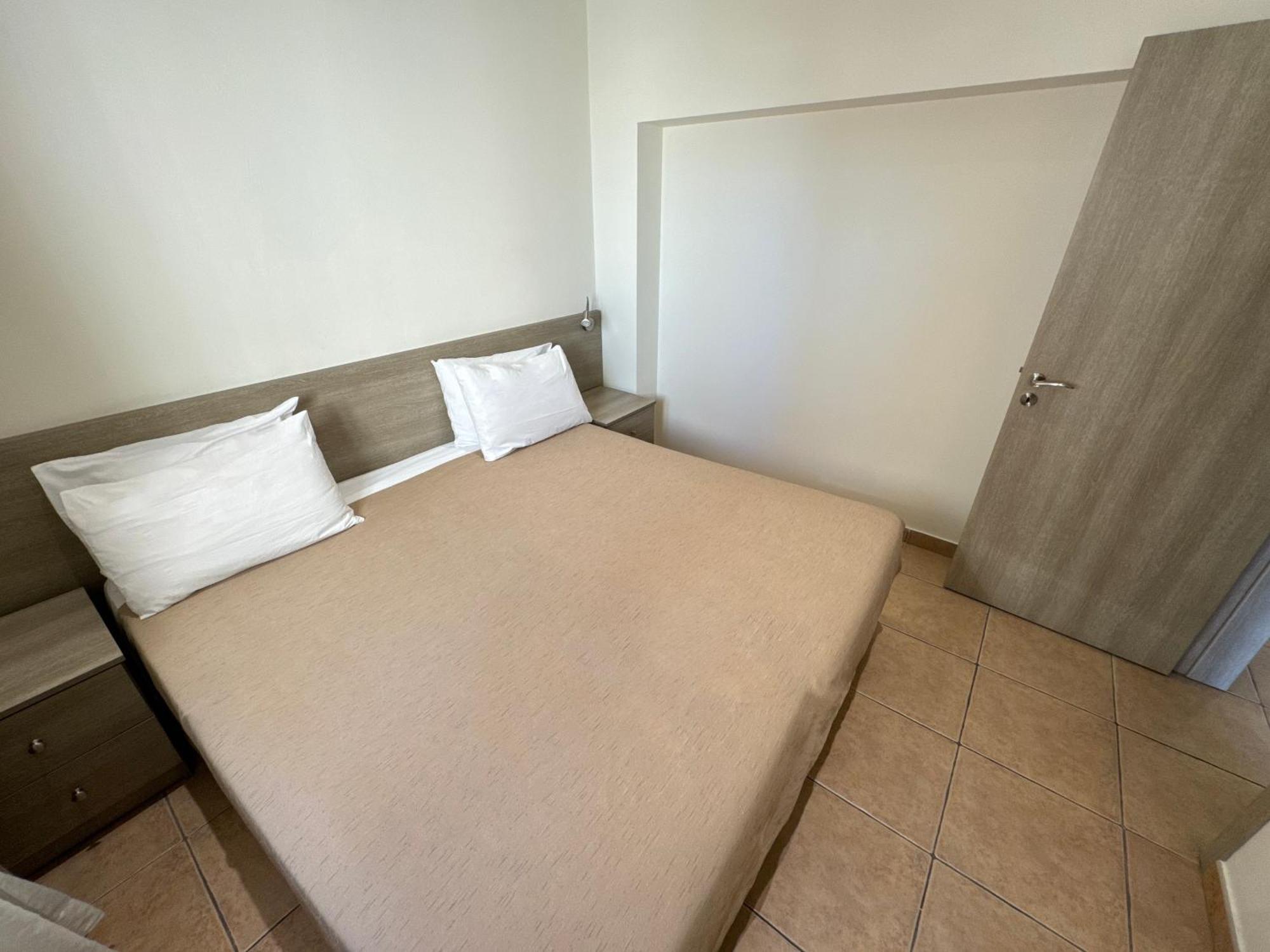 Topikos Apartments Aya Napa Dış mekan fotoğraf