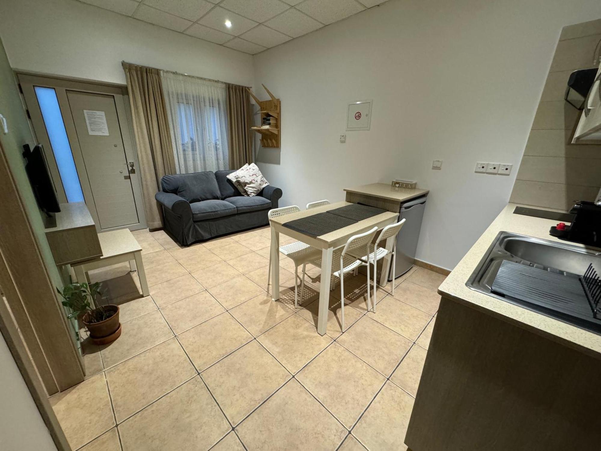 Topikos Apartments Aya Napa Oda fotoğraf